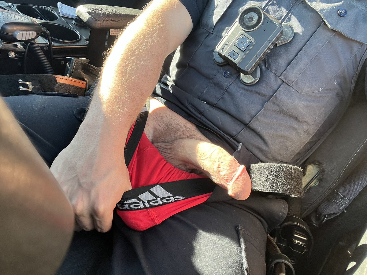 RT if I can turn on my body camera while you suck my dick 😈