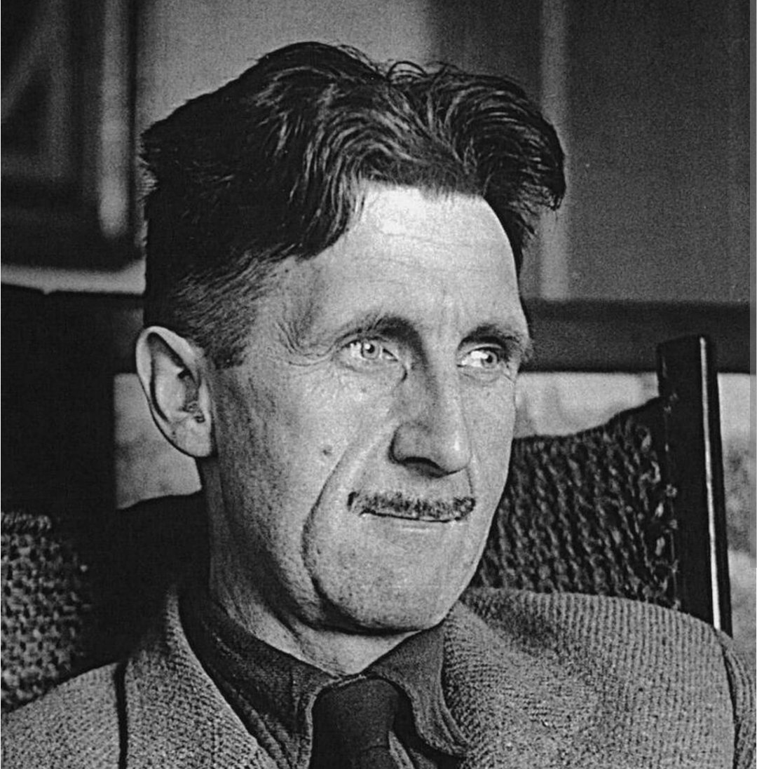 MRatzow's tweet image. G. Orwell - 'Über Nationalismus'
"Die allgemeine Unsicherheit darüber, was wirklich passiert, macht es leichter, an verrückten Überzeugungen festzuhalten. Da nichts je so richtig bewiesen oder widerlegt wird, lässt sich noch die unmissverständlichste Tatsache schamlos leugnen."