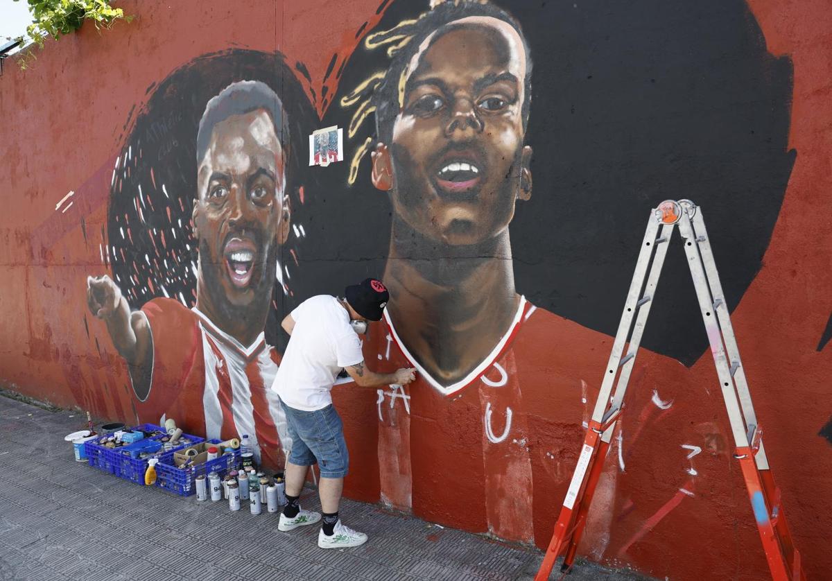 Directo Gol (@directogol) on Twitter photo 🧑🎨Entrevista a Carlos López, el autor del mural de Nico Williams
👀 ¿Será Nico Williams otro caso Dani Olmo?
🐢 Mbappé, ¿listo para la Juve?
🔥 Los favoritos del #FIFACWC25
🎙️ <a href="/JoanHerediaM/">Joan Heredia Muñoz</a>
🗣️ <a href="/manumartin23/">Manu Martín</a>, Pulido, <a href="/MarcMayola/">Marc Mayola Huguet</a>, <a href="/JaumeNaveira/">Jaume Naveira</a> y <a href="/miguelitocope/">Miguel Ángel Díaz</a>
💥 ¡A las 🧑🎨Entrevista a Carlos López, el autor del mural de Nico Williams
👀 ¿Será Nico Williams otro caso Dani Olmo?
🐢 Mbappé, ¿listo para la Juve?
🔥 Los favoritos del #FIFACWC25
🎙️ <a href="/JoanHerediaM/">Joan Heredia Muñoz</a>
🗣️ <a href="/manumartin23/">Manu Martín</a>, Pulido, <a href="/MarcMayola/">Marc Mayola Huguet</a>, <a href="/JaumeNaveira/">Jaume Naveira</a> y <a href="/miguelitocope/">Miguel Ángel Díaz</a>
💥 ¡A las