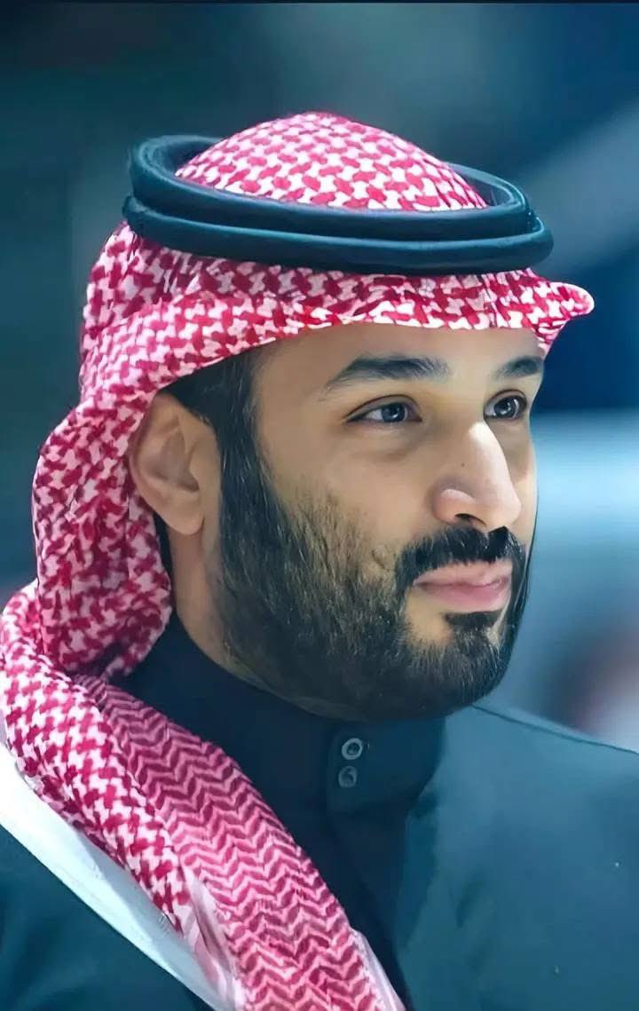 ChowdhuryEhasan's tweet image. 🟥🇧🇩 দুইজনই নিজেকে খাদেম(চাকর)মনে করে💞
একজন মক্কা মদিনার খাদেম 🍁
আরেকজন আলী রাঃ সহ কয়েকজনের কবরের খাদেম🥲
একজন কাবা নিজ হাতে পরিষ্কার করেন🌺
আরেকজন কবরকে নিজ হাতে পরিষ্কার করেন
একজন কাবার ভিতর সলাত আদায় করেন🥀
আরেকজন কবরের নিকট বসে ধ্যান করেন(এবাদত) 
খাদেম চিনতে ভুল করবেন না