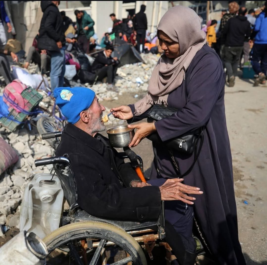 If you see this pic, reply with 🇵🇸 spread it 💔

We are still starving..