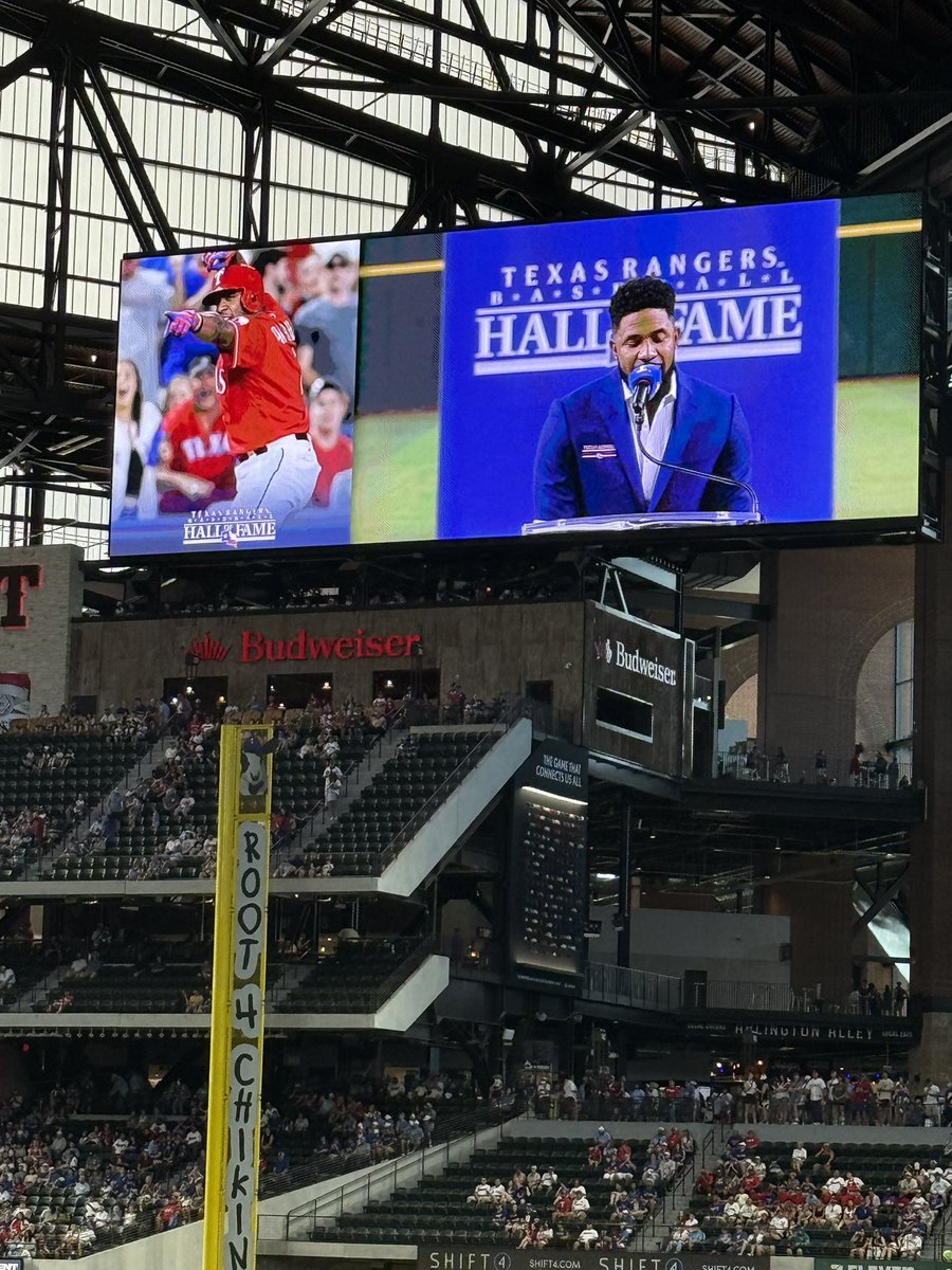 CoachSFaith's tweet image. ONE of ONE!
Congratulations Elvis on your @Rangers Hall of Fame induction! #AllforTX