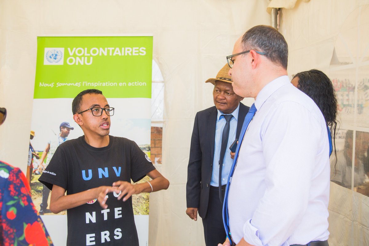UNV East and Southern Africa (@unv_esaro) on Twitter photo Behind many <a href="/UN/">United Nations</a> interventions, dedicated <a href="/UNVolunteers/">UN Volunteers</a> are often on the ground helping make things happen - fast, flexible, and fueled by passion.
Read their stories here 》unv.org Behind many <a href="/UN/">United Nations</a> interventions, dedicated <a href="/UNVolunteers/">UN Volunteers</a> are often on the ground helping make things happen - fast, flexible, and fueled by passion.
Read their stories here 》unv.org