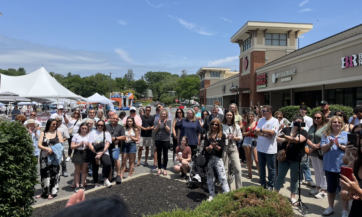 @CaffeItaliaRistorante in Hamilton Square in #Guilderland (at Rt 155 &amp; Western Ave) celebrated its 50th year in business today commemorating its 1st year in its new home in Hamilton Square. Amazing business story, a super restaurant &amp; wonderful Romeo family. <a href="/GuilderlandCC/">Guilderland Chamber</a> event.