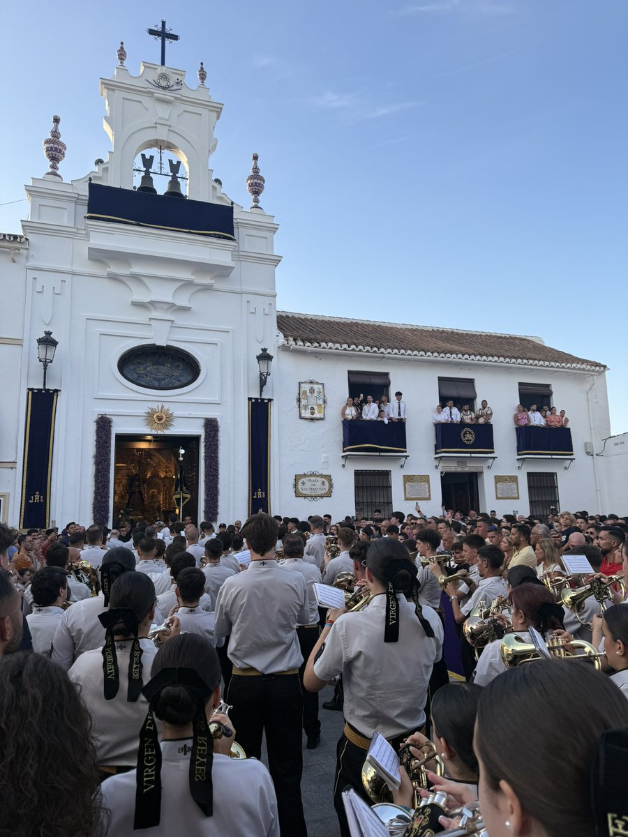 La Agrupación Musical Virgen de los Reyes llega a la Ermita de San Sebastián 

#moraosALH
#Virgendelosreyes
#diadejesus