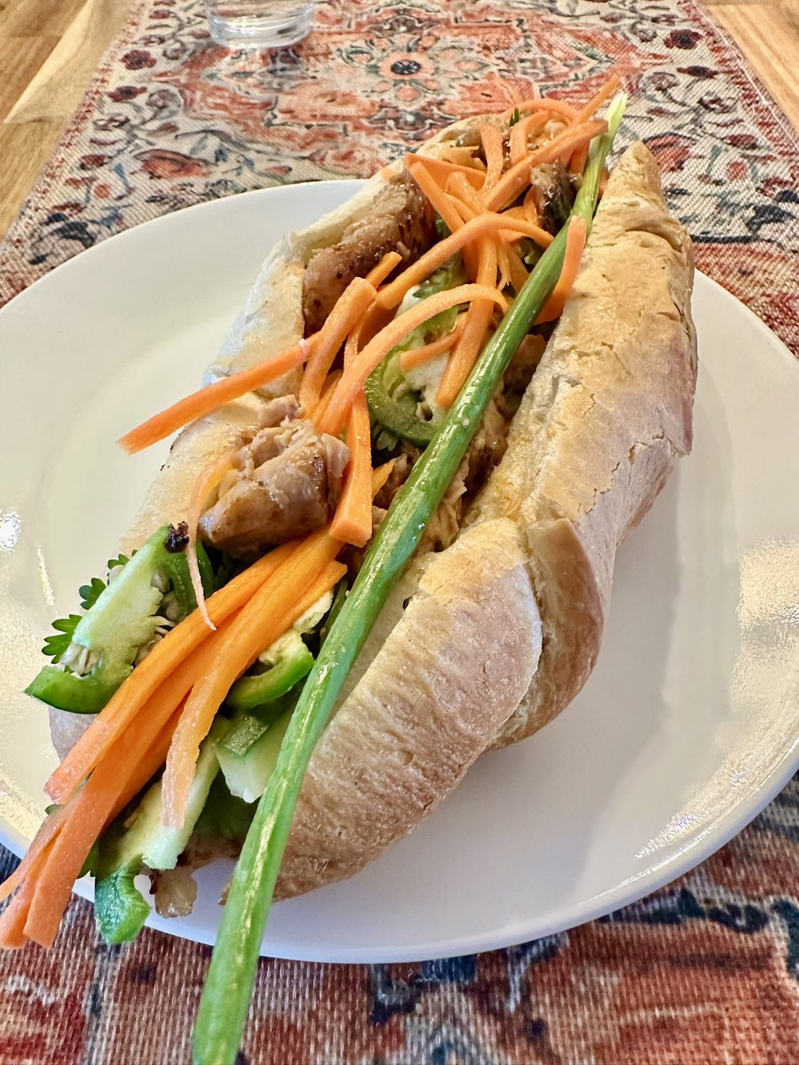 Bigdazw's tweet image. Chester helped me make Banh mi roll’s which we had for dinner loaded with grilled chicken, pickled carrots, cucumber, jalapeño, green onion & lashings of sriracha mayo. The rolls were crunchy, soft yet chewy the best we have ever made. #MightyChester #banhmi