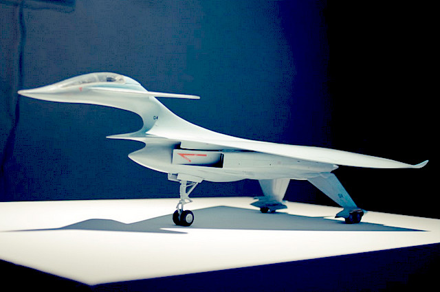 Moscow Design Week 2014
“Innovations to Save the Planet”
October 14 - 19
Jet fighter concept by Luigi Colani 
design-union-spb.ru/portalnew/noos…