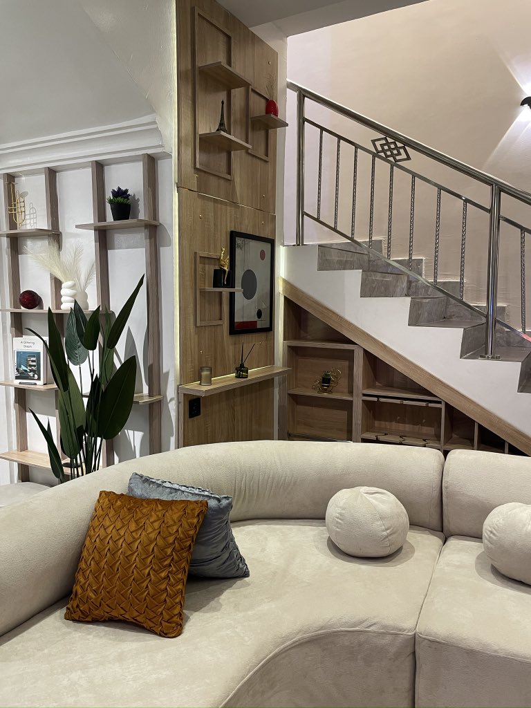 AzeemOjo's tweet image. Think interior design is just about picking chairs? Think again. We map out your space for comfort, style, and intentional living. 💫🖼️ #InteriorDesignMatters instagram.com/reel/DCpIWaFNJ…