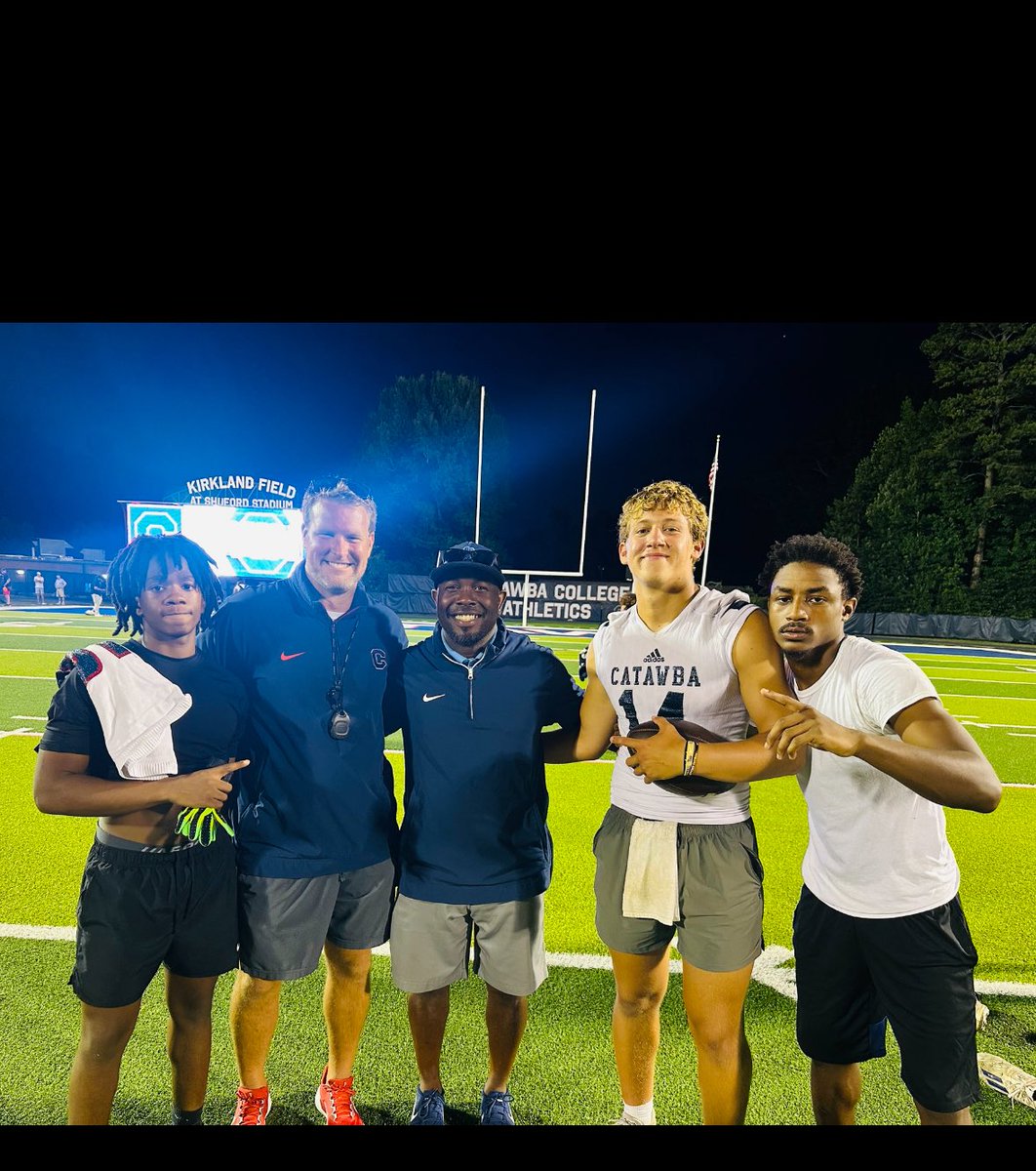 ethan_presley4's tweet image. Loved being back at @CatawbaFootball camp Friday! Have enjoyed building the relationships with @tyhaines16 and @JSoftcheck!
Thanks to my coaches @CoachThompsonRS and @Coach_Los80 for coming to support your guys! Congrats to @GladdenZamarius for leaving with an Offer! and to…