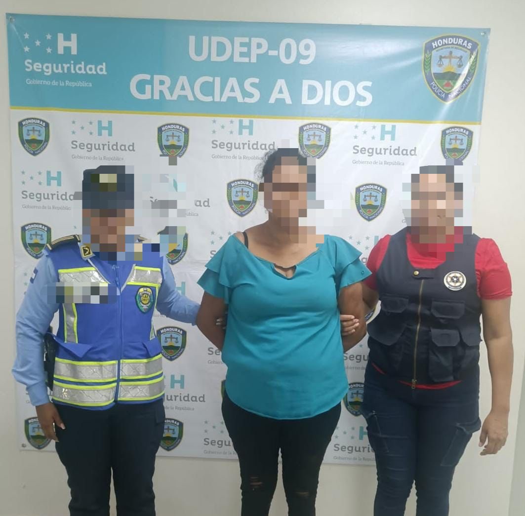 Udep09's tweet photo. Orden de captura 
Ciudadana con orden judicial por el delito de maltrato familiar agravado es capturado en Gracias a Dios

_Su captura se da mediante un trabajo de seguimiento y vigilancia por agentes de la (DNPSC) en coordinación con los agentes de Investigación (DPI) https://t.co/wh7EQVFUsY