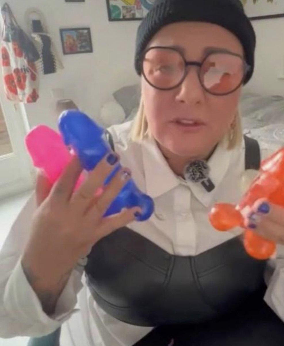 fcirynako's tweet image. ah ok 😬 #SecretStory