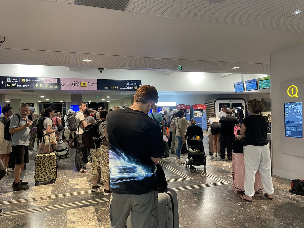 Charlotte Baker tweet media