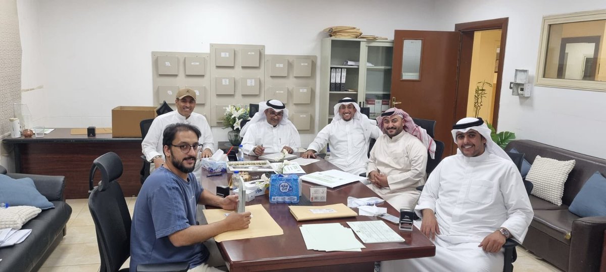 📢 نجاح كبير لخطة توزيع الشهادات 🎓
منذ إعلان النتائج الأربعاء، وفرق المناطق التعليمية تعمل بلا توقف! أكثر من 43 ألف شهادة أصلية و200 ألف نسخة طبق الأصل جاهزة غدًا الاحد بالمدارس للتسليم.
شكرًا لمديري العموم والمراقبين والموظفين على هذا الجهد الاستثنائي 👏
#الطبطبائي
<a href="/MOEKUWAIT/">وزارة التربية</a>