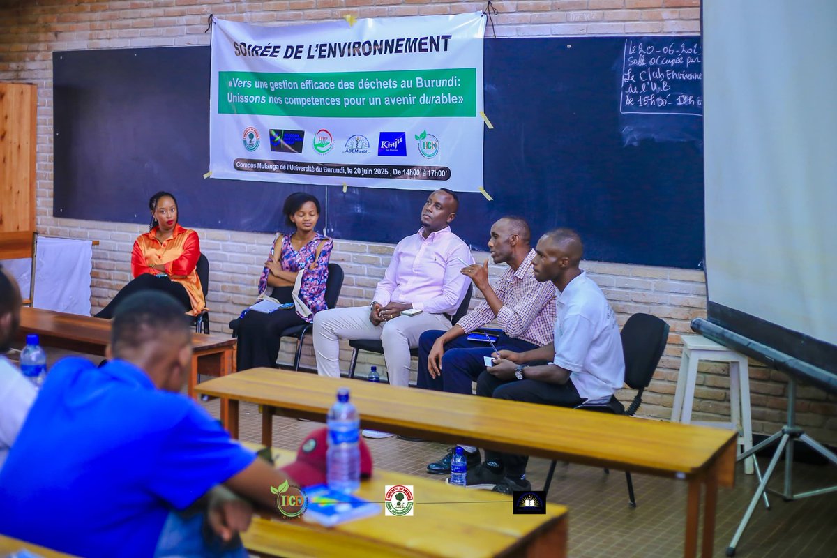 EnvironmentUb's tweet image. 🌱 À l’occasion de la #JME2025, @EnvironmentUb , #IJCD &amp;amp; #ABEM via #SCORP ont mené :
✔️ Une collecte de plastiques
✔️ Un panel avec activistes, chercheurs et entrepreneurs 💡
✔️ Des solutions locales pour un Burundi #ZéroDéchet 🌍

#ODD13 #JeunesPourLeClimat #BurundiVert