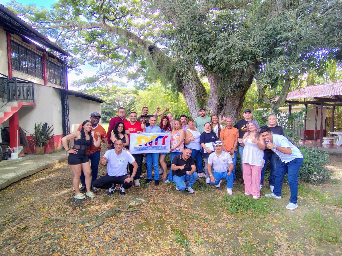 Finaliza en Bugalagrande (Valle) el TALLER DE AFILIACIÓN Y CRECIMIENTO con activistas , afiliados y directivos nuevos de nuestras subdirectivas.
Con el apoyo de Pedro Luis González de la ENS.
En marco del cumplimiento al Plan Estratégico del SNTT de Colombia 2022- 2026
