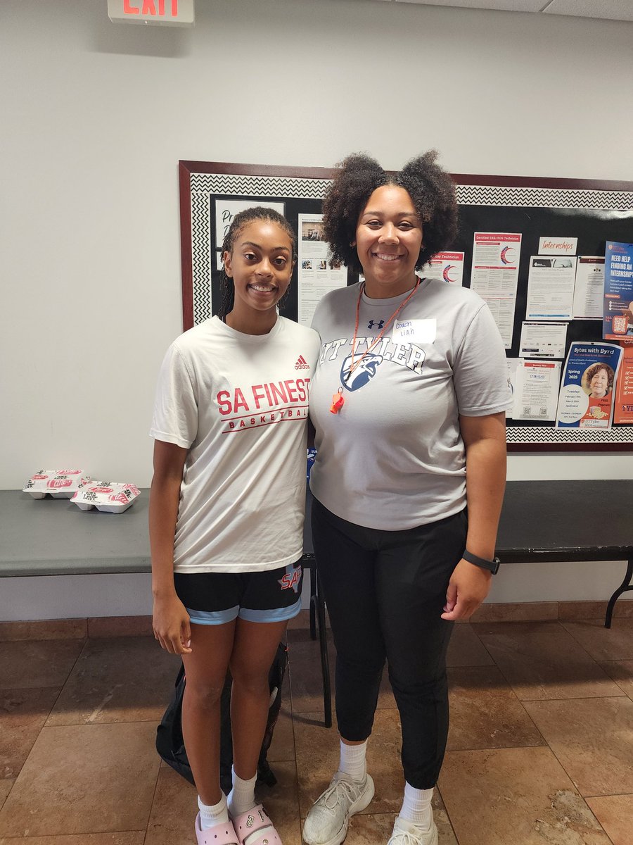 Ne’talya Hurst (@nehurst) on Twitter photo Big thanks to the UT Tyler coaching staff for the Elite Camp invite! The coaching was on point, and the campus tour made the experience even better. <a href="/UTTylerWBB/">UT Tyler Women's Basketball</a> <a href="/CoachRAlvidrez/">Rebecca Alvidrez</a> Big thanks to the UT Tyler coaching staff for the Elite Camp invite! The coaching was on point, and the campus tour made the experience even better. <a href="/UTTylerWBB/">UT Tyler Women's Basketball</a> <a href="/CoachRAlvidrez/">Rebecca Alvidrez</a>