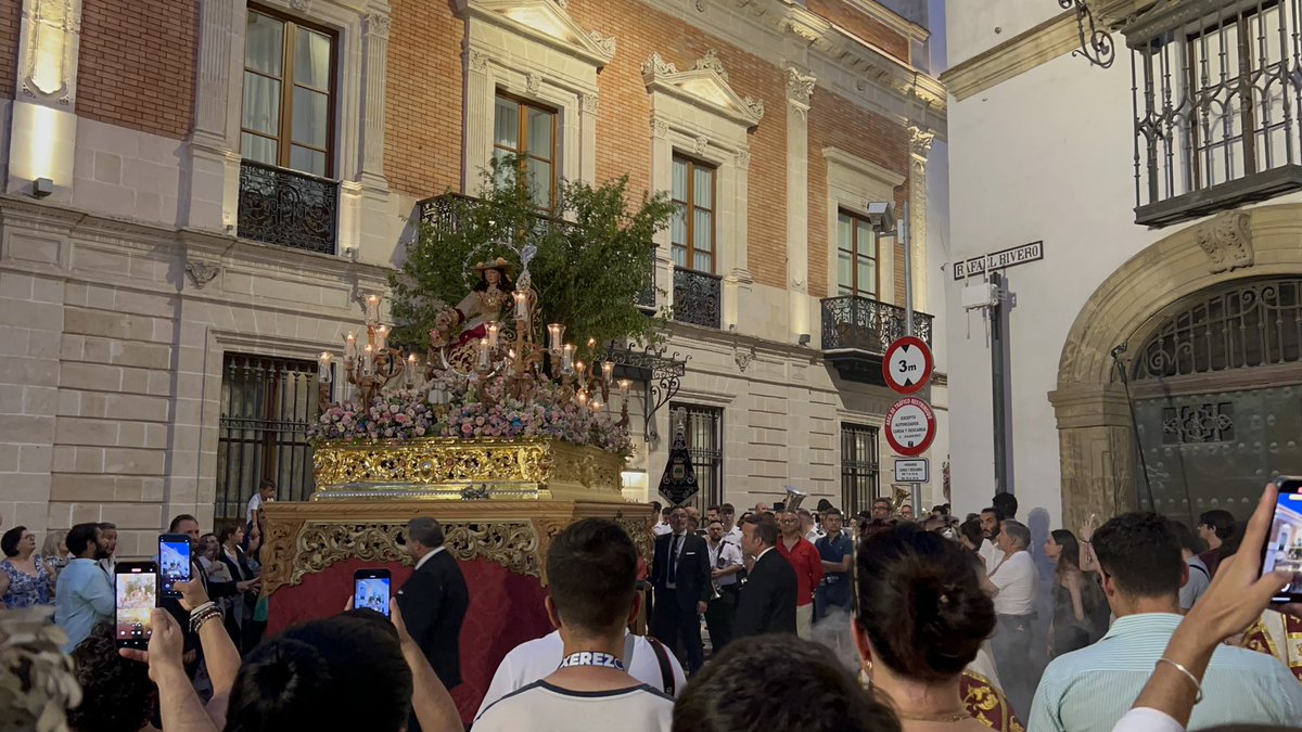 cofrademania's tweet image. Procesión de la Divina Pastora de San Dionisio, por las calles de Jerez. youtu.be/YOBvcrwoq0A?si… @masjerez @MigueMoreno79 @miguelperea1