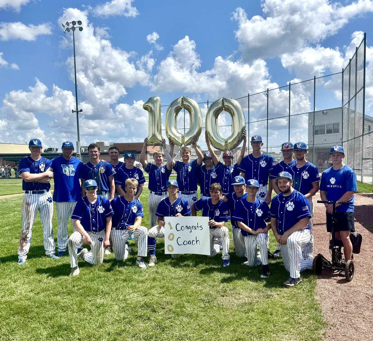 Congratulations to Woodbury Central Coach Andy Compton on earing his 100th win at the Brent Prange Classic with a thrilling 14-13 win over Sioux Central! 💯 🏆