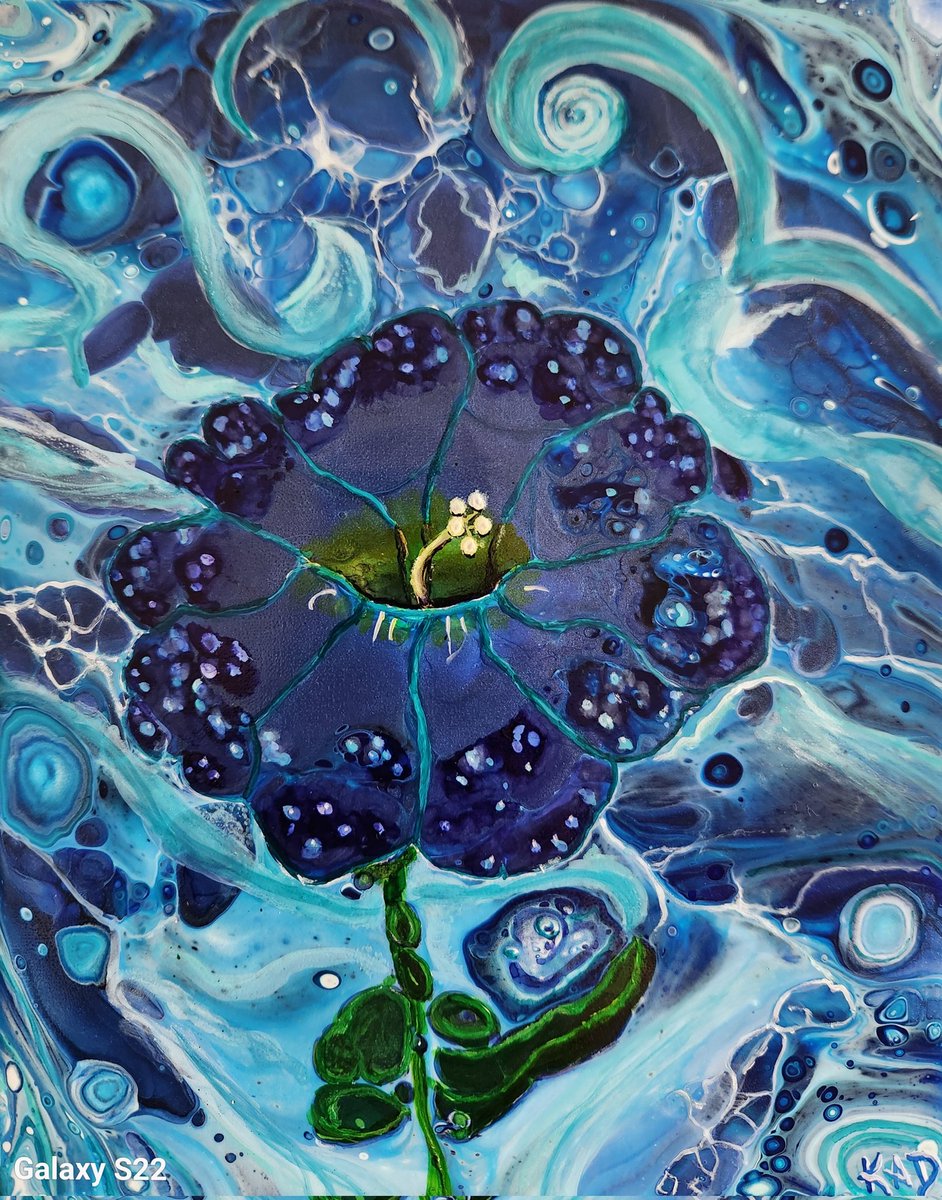 KathDesp4's tweet image. I found an early paint pour of mine called Ocean Bloom. I begged the owner to let me update it with alcohol inks. Now it has a bit more energy and movement...and she likes it! Before and after #fluidart #abstractart #alcoholinkart #alcoholinks