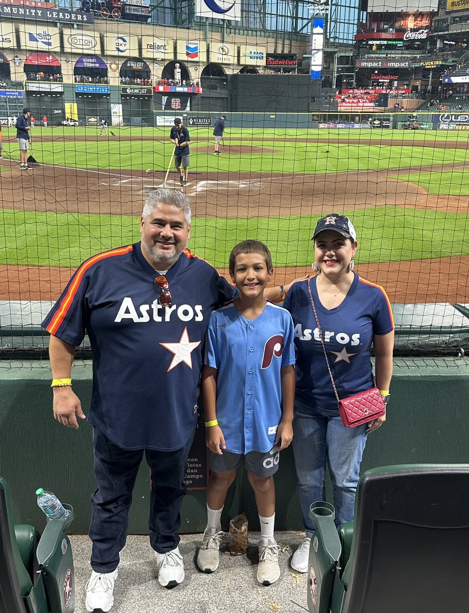 JudgeTrevinoIII's tweet image. Family day at the ballpark checking out our @astros get the W against the Phillies. ❤️ ⚾️ #housedivided #ForTheH #HoustonAstros #BuiltForThis #CrushCity @AnaHdzTx