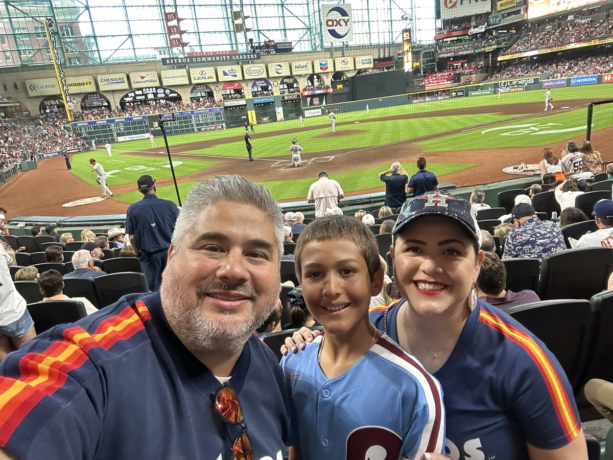 JudgeTrevinoIII's tweet image. Family day at the ballpark checking out our @astros get the W against the Phillies. ❤️ ⚾️ #housedivided #ForTheH #HoustonAstros #BuiltForThis #CrushCity @AnaHdzTx