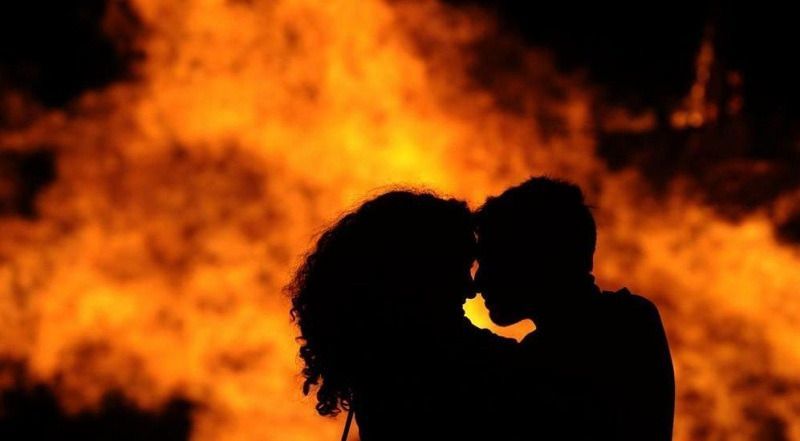 OJOGAGRO's tweet image. Antes de irme al infierno, tengo que volver a probar uno de tus besos.