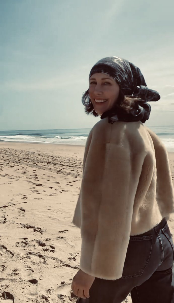 📸 

𝘿𝙧. 𝙇𝙤𝙪𝙞𝙨𝙚 𝙕𝙚𝙗𝙖𝙧𝙨𝙠𝙞
 @ mamaofcats

Always chic. I love her so much

88🤍ㅤ 7💬ㅤ