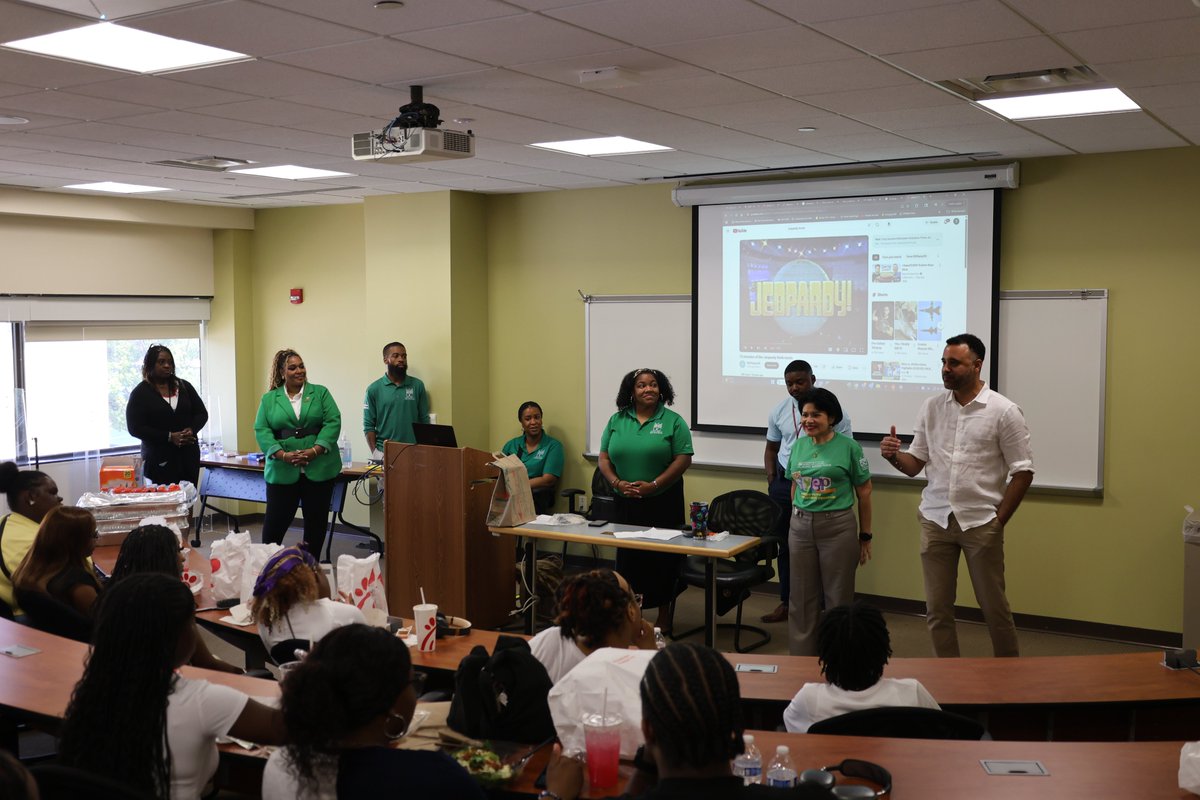 ServeDC's tweet image. Our annual Summer Youth Emergency Preparedness Academy (SYEPA) is now in full swing! Over the next five weeks, these young people will receive vital training in CPR/AED, First Aid, and administering Narcan which will equip them with essential life-saving skills.