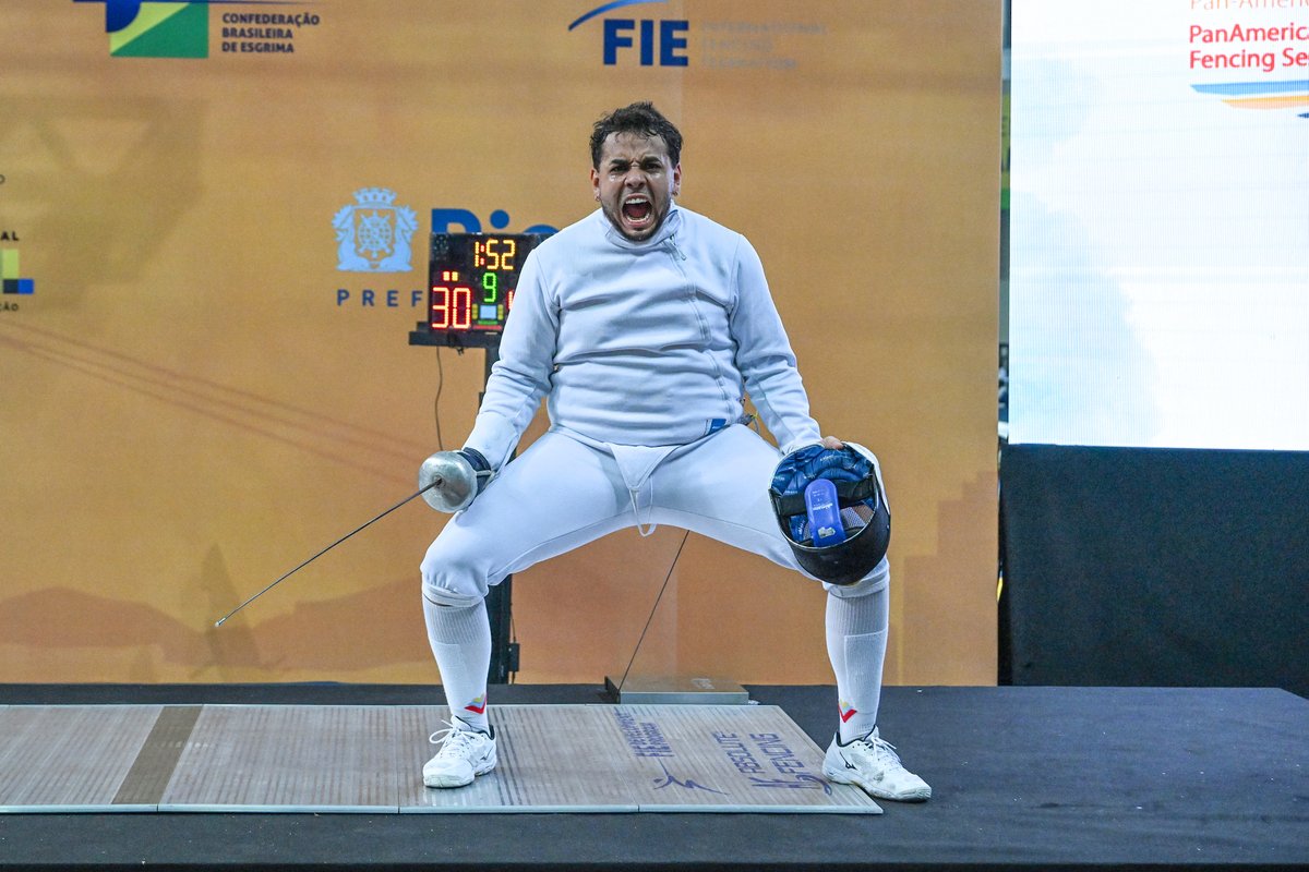 Congratulations to Team Venezuela 🇻🇪 on winning 🥇 the Men’s Team Epee event at the Senior Pan American Championships Rio de Janeiro 2025 🇧🇷

Well done to team USA 🇺🇸 for the 🥈!🥳

Team Venezuela 🇻🇪 
Grabiel Lugo
Jesus Limardo  
Ruben Limardo Gascon   
Francisco Limardo 

Team