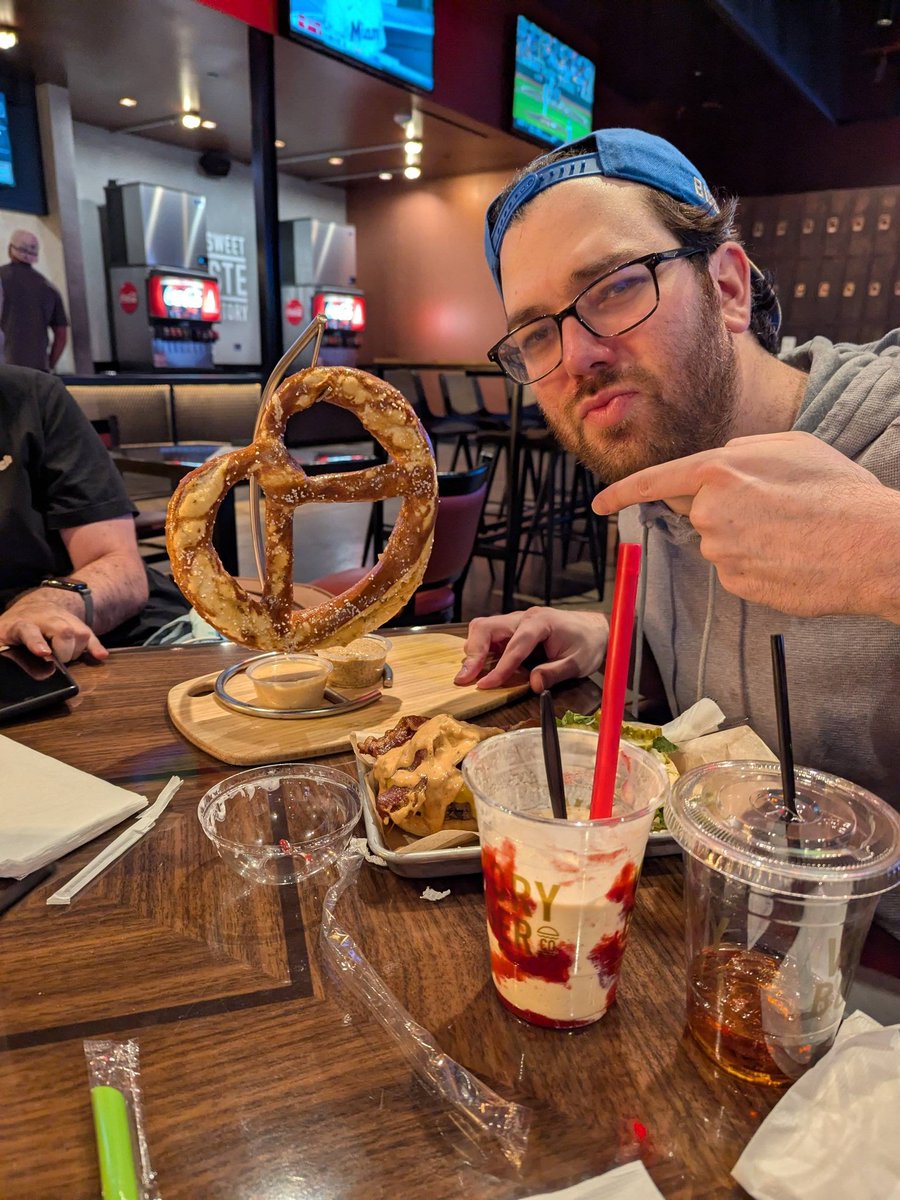 Omw home from Vegas. As usual, I loved every minute of it, and the exact recharge I needed before the big grind begins again.

Will prob do a small stream or no stream on Sunday, and then back to the normal schedule on Monday!

Excited to see you all soon!

Also here's a pretzel.