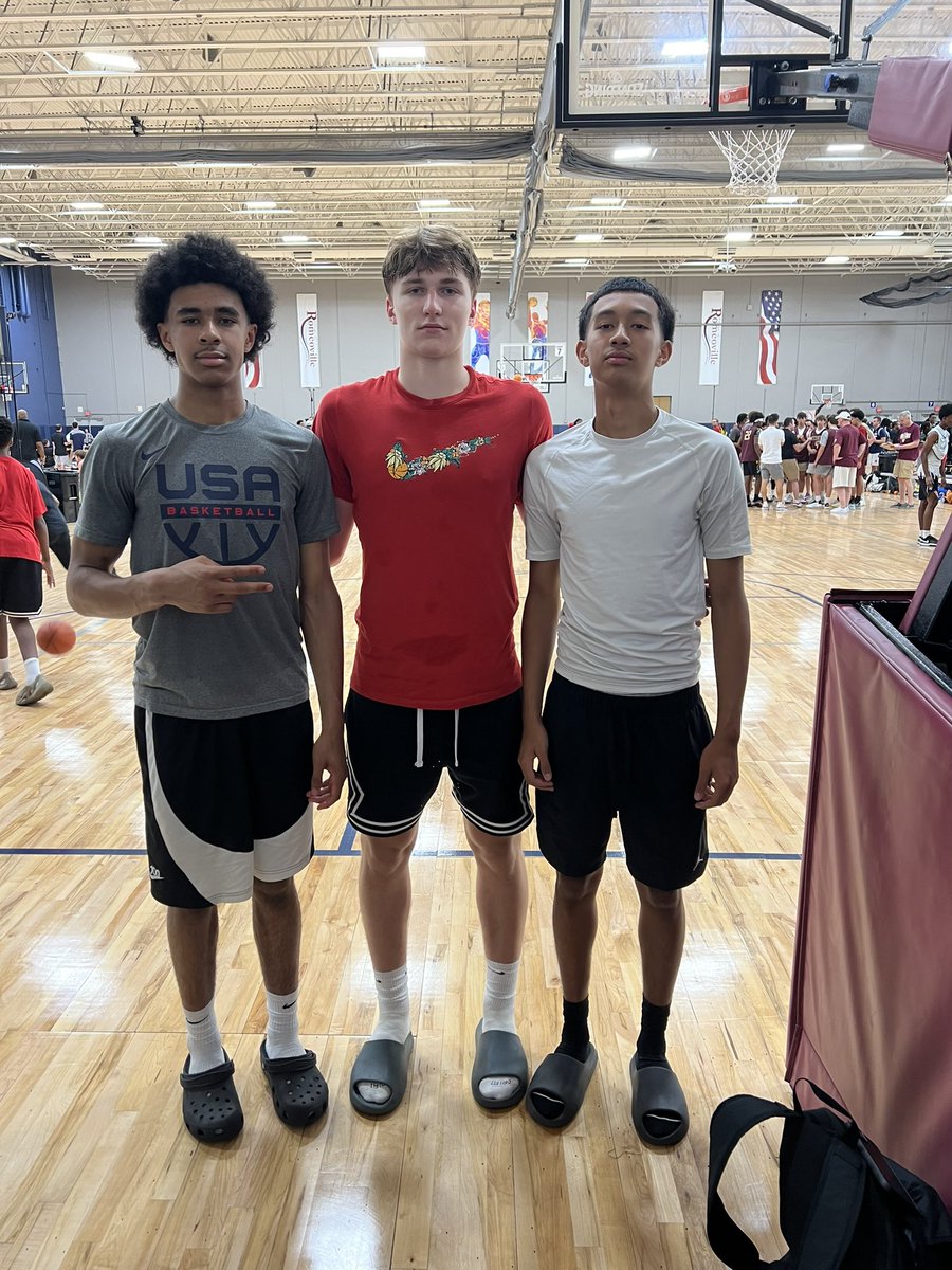 justin_vahl's tweet image. Great weekend at @RVilleLivehoops for these 3 incoming sophomores
@EthanVahl @colekelly_14 @BradyPettigreww