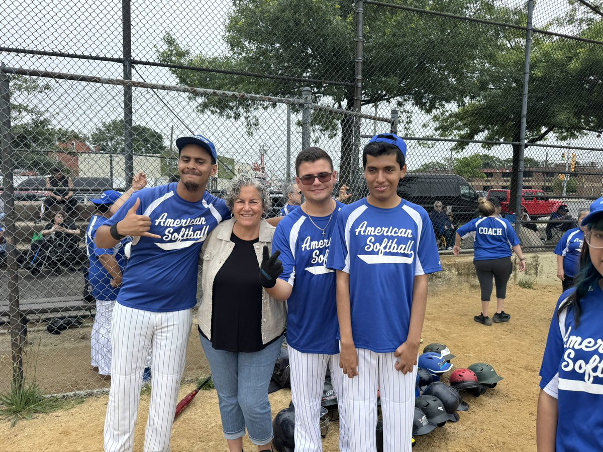 Congrats to American Softball on their World Series &amp; completion of another wonderful season! Thank you to Randy, Tina, the incredible volunteers, the coaches &amp; of course the players for putting in all the hard work to make this amazing season possible! ⚾️