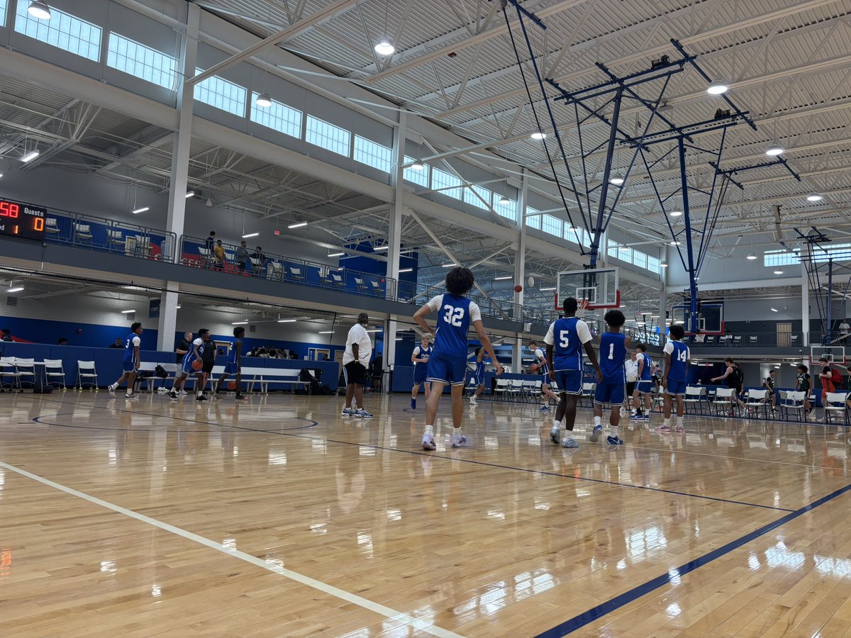 Ended the summer at Midwest live. Thanks to <a href="/ohioBKcoaches/">OHSBCA</a> for giving us the opportunity to play in a great event! We finished 2-2 on the weekend. #MWLiveBoys2K25