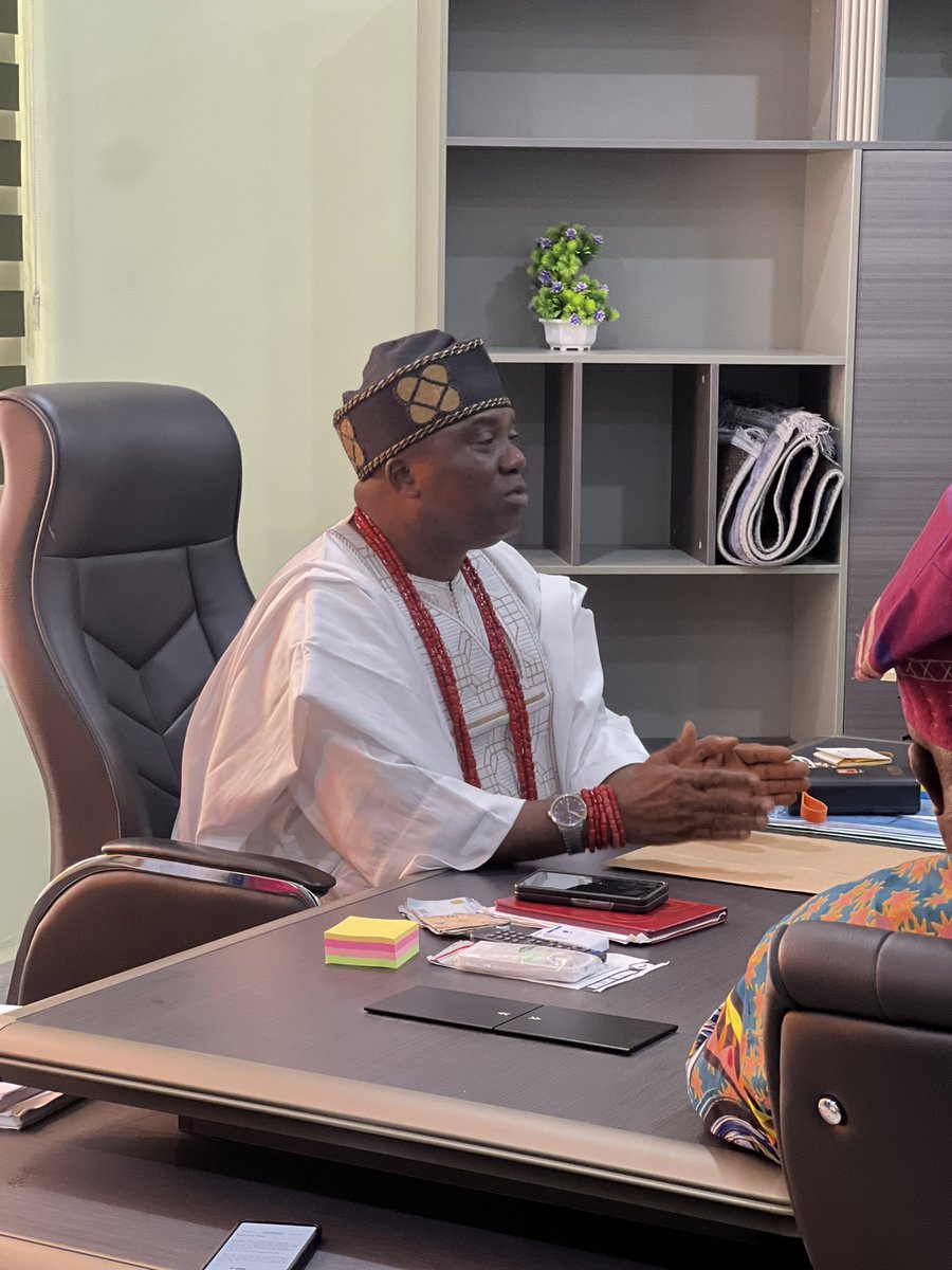 _LEKKYJOE's tweet image. I led the Student Union executives and other principal officers of the union on a courtesy visit to the Pro Chancellor and Chairman governing council of federal university of Agriculture Abeokuta, HRM, Oba Abdur-Rasheed Ayotunde Olabomi ,Odundun IV, The Aragbiji of Iragbiji land.