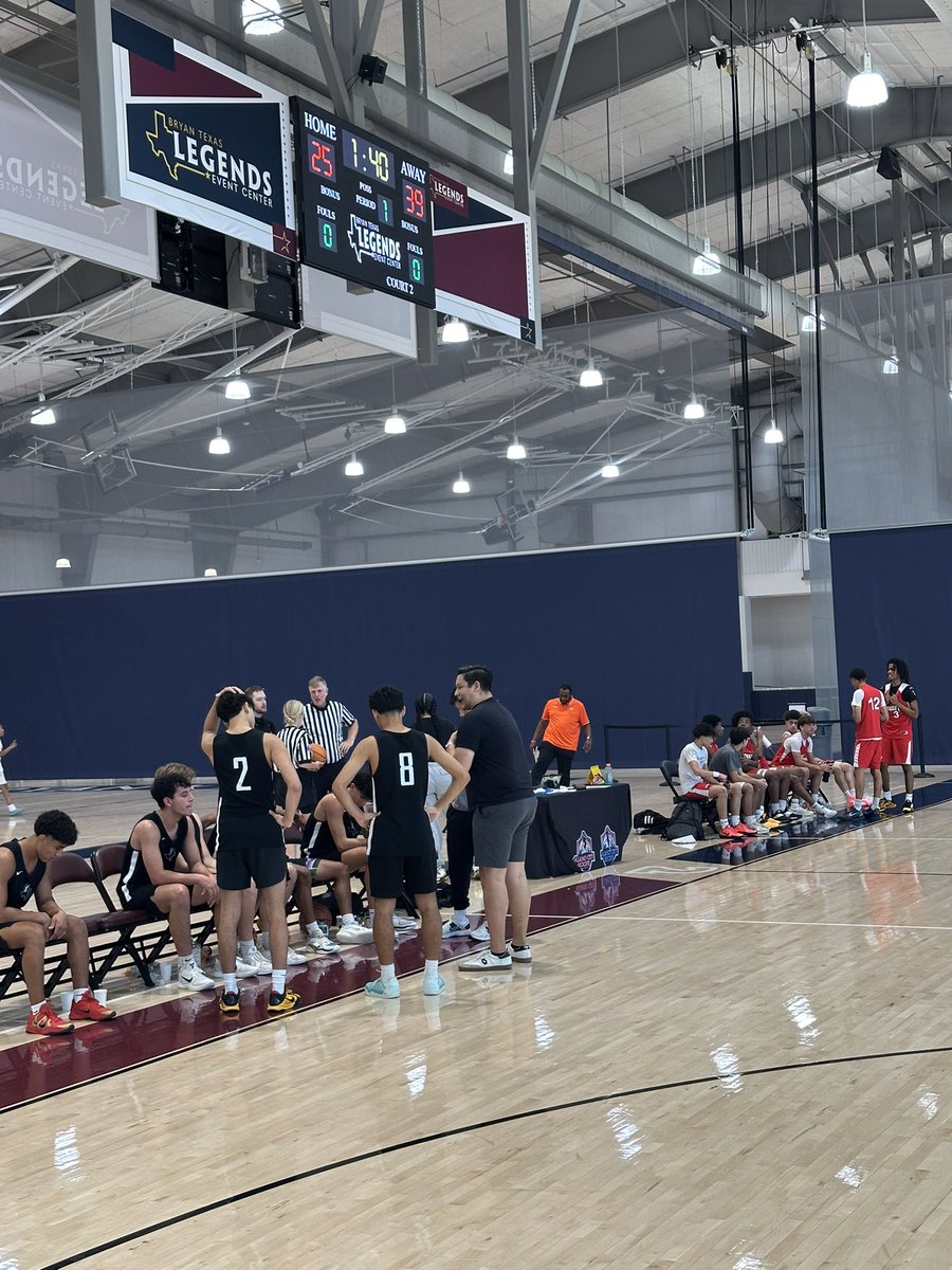 Alamo City Hoops (@alamocityhoops1) on Twitter photo 🏀 Game Updates #TheTuneUp🏀
At the break!
<a href="/ofgelite/">ONLY FEAR GOD ELITE</a> 17U 39
<a href="/HtxTeamtakeoff/">TeamTakeoff_HTX</a> 25
#ACHGBB #AlamoCityHoops 🏀 Game Updates #TheTuneUp🏀
At the break!
<a href="/ofgelite/">ONLY FEAR GOD ELITE</a> 17U 39
<a href="/HtxTeamtakeoff/">TeamTakeoff_HTX</a> 25
#ACHGBB #AlamoCityHoops