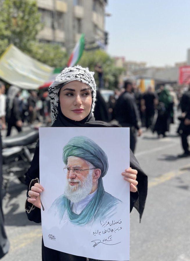 iq_alfarooq's tweet photo. 📍الصراحة متعرف تضربها من باب #المتعة لو تضرب #الامام تبعها 🤭😎
#السعودية #العراق #عاشوراء https://t.co/l5SpCcrq1b