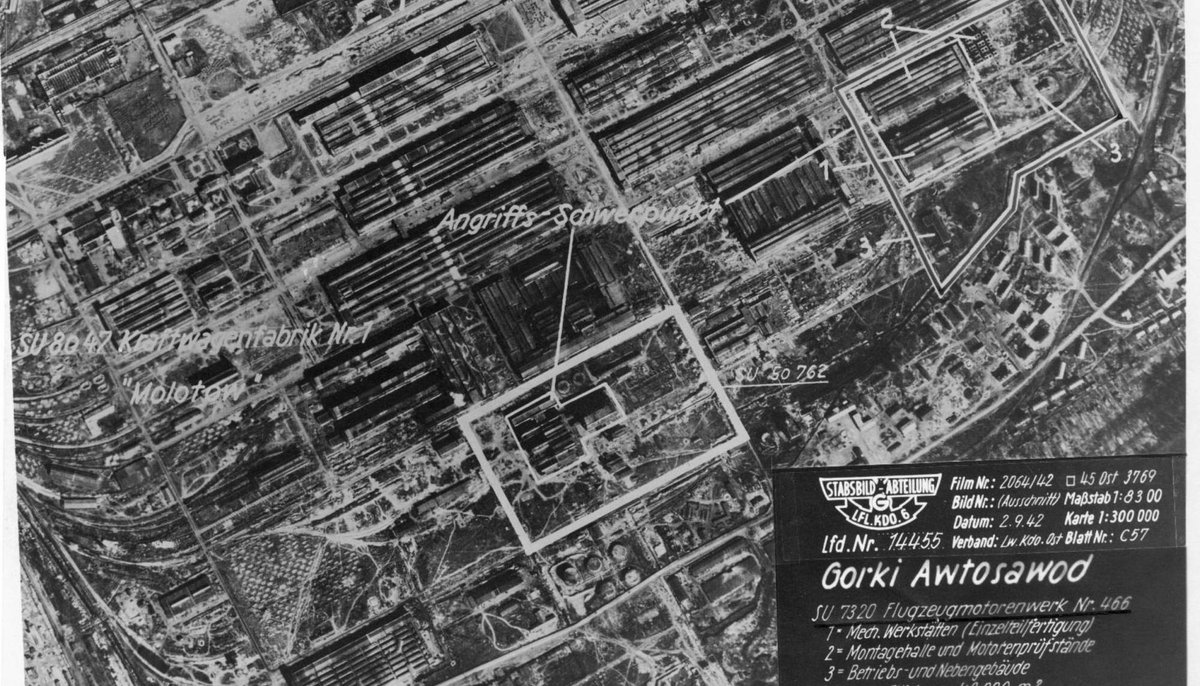 Russia's tweet image. 🛠 GAZ-M20 #Pobeda was more than a car — it was the Soviet Union’s statement of recovery after #WWII.

🏭 This epic vehicle was literally built on the ruins of the Gorky Auto Plant, which rose from the ashes in just 100 days after massive German bombings in June 1943.