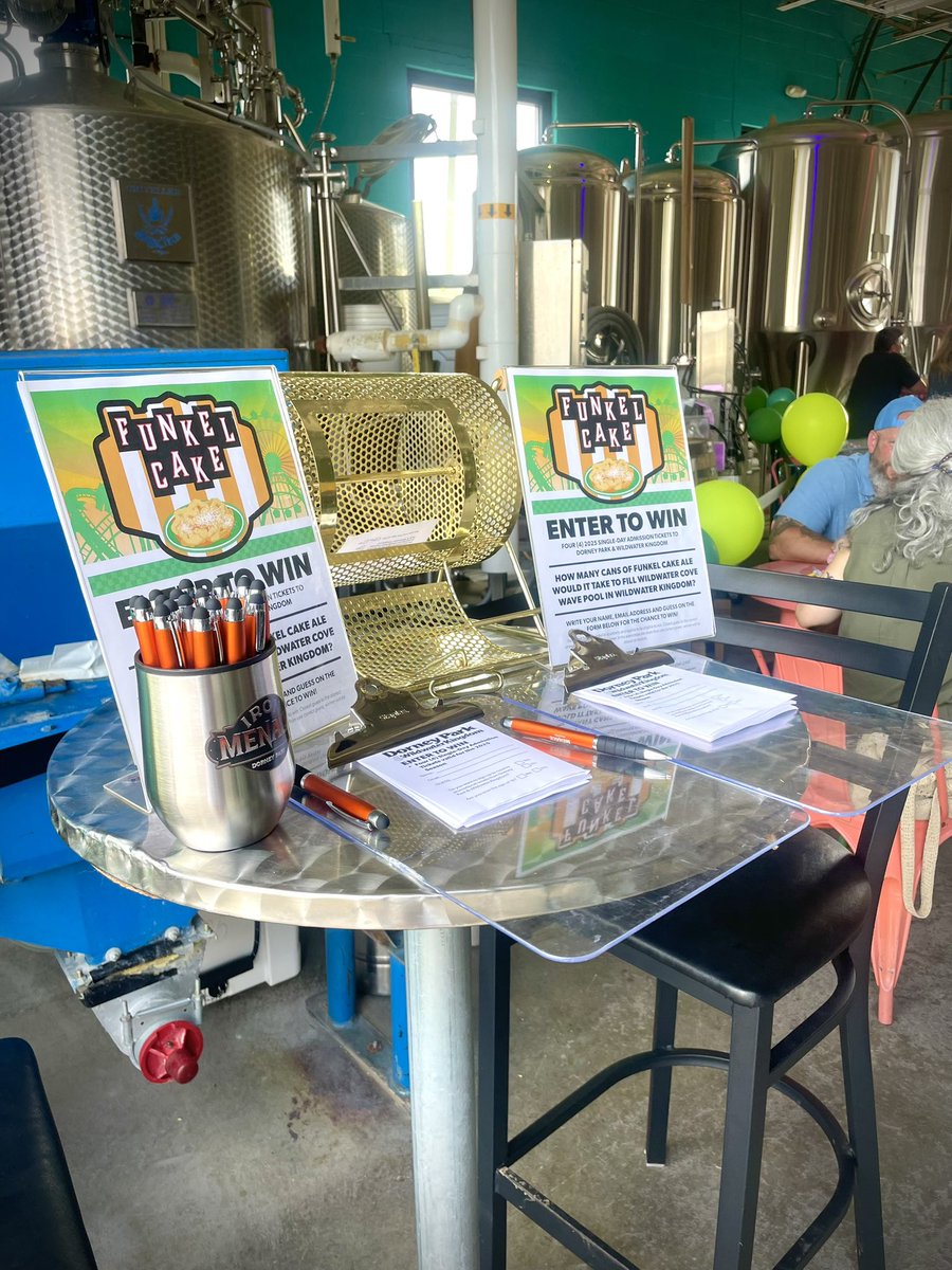 DorneyParkPR's tweet image. 🚨 LAUNCHED. 🚨
Funkel Cake is HERE! 🎂🍺
Our sweet golden stout collab with @funkbrewing has officially hit the taps. Dorney vibes in every sip.
Get it while it lasts!
#FunkelCake #DorneyPark #FunkBrewing 

*Guests must be 21 and older to consume or purchase alcohol.