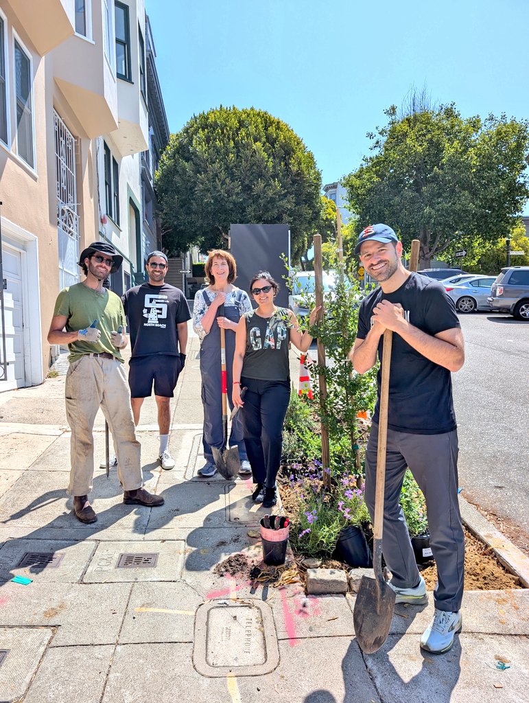 DannySauter's tweet image. 🌳🪻 As we wrap up this first phase of North Beach Green, I&apos;m excited to share some early impact: 

🌲 33 new trees planted! 
🌻 22 new sidewalk gardens planted! 
♻️ 1,143 square feet of concrete removed

Sprucing the neighborhood up, block by block. Thanks to all our partners!