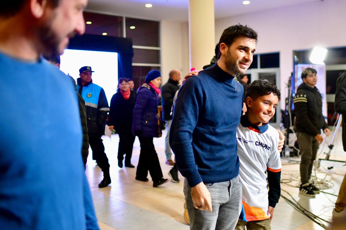 EL ORGULLO DE SER DE ACÁ

En el Predio Ferial de Trelew, con la compañía de familias de toda la provincia, celebramos el 70° aniversario de la creación de Chubut, con un gran encuentro popular que reunió a productores, artesanos, vecinos y un cierre de primer nivel a cargo de