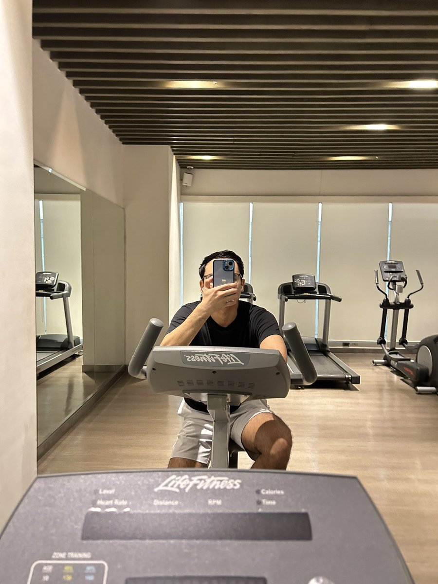 yor612's tweet photo. papawis na lang muna 😅 https://t.co/H7Ik6u1X5Z
