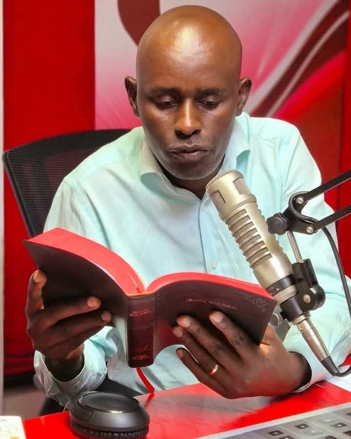 Ni kanitha wa kimuri kia Inooro fm
 Na  Ndungata ya Ngai Muturi wa Muiru -Blessed And Favored  -Blessed And Favored  - 
Kuhiriria tuigue uria iguru rirauga na Turathimwo twi hamwe
#teamkimuriforevermanenos
#kanithawakimurikiainooro
#inoorofm