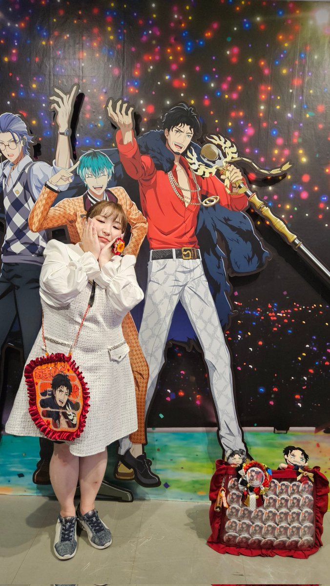 F__niko's tweet photo. ちょっと浮いてるとはいえ、身長差夫婦すぎて🤣🤣🤣 https://t.co/weSTJ6ajfE