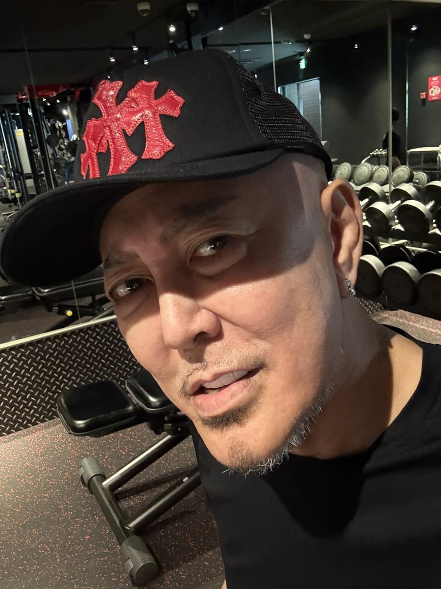 Nagoshi_T's tweet image. On Sunday morning, I go to the gym, go to the barber, go back to the gym again, and then go for a massage😸💦