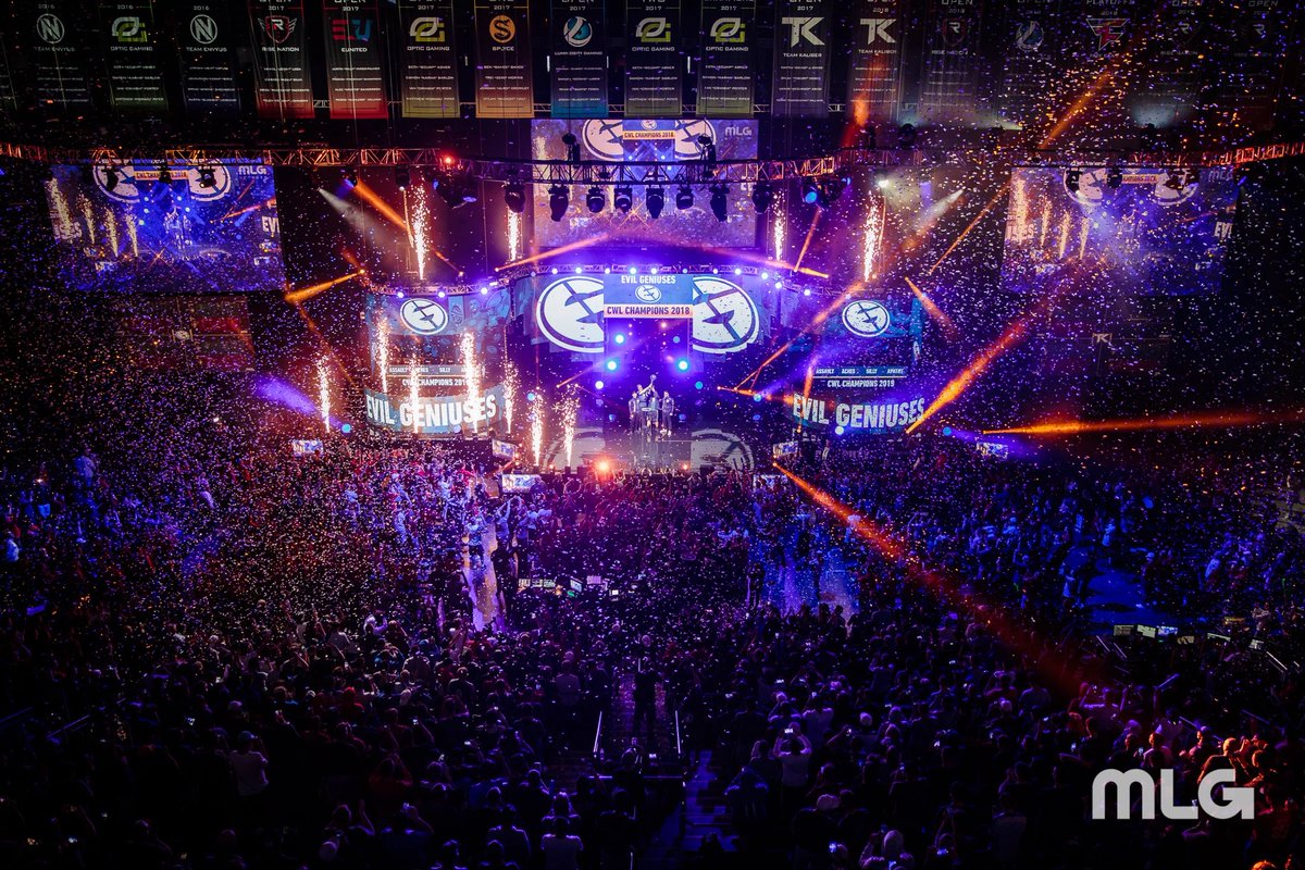 dcElusive's tweet image. CoD used to mean something man. Seeing the crowd at CHAMPS on a SATURDAY is just depressing nowadays