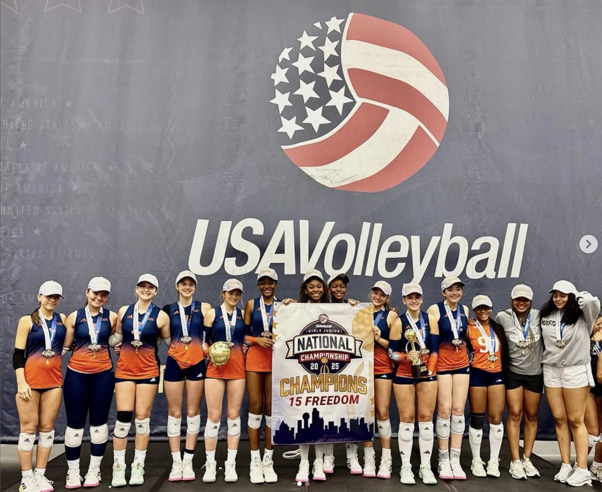 CONGRATULATIONS 🎉 THEY DID IT 🥇
15 PREMIER are National Champions!
Much deserved ladies! They took the Freedom division by storm and came out on top! Your #hjvfamily is so proud of your determination on the court as a team…it paid off 💪🏼👏🏼🏐🏆