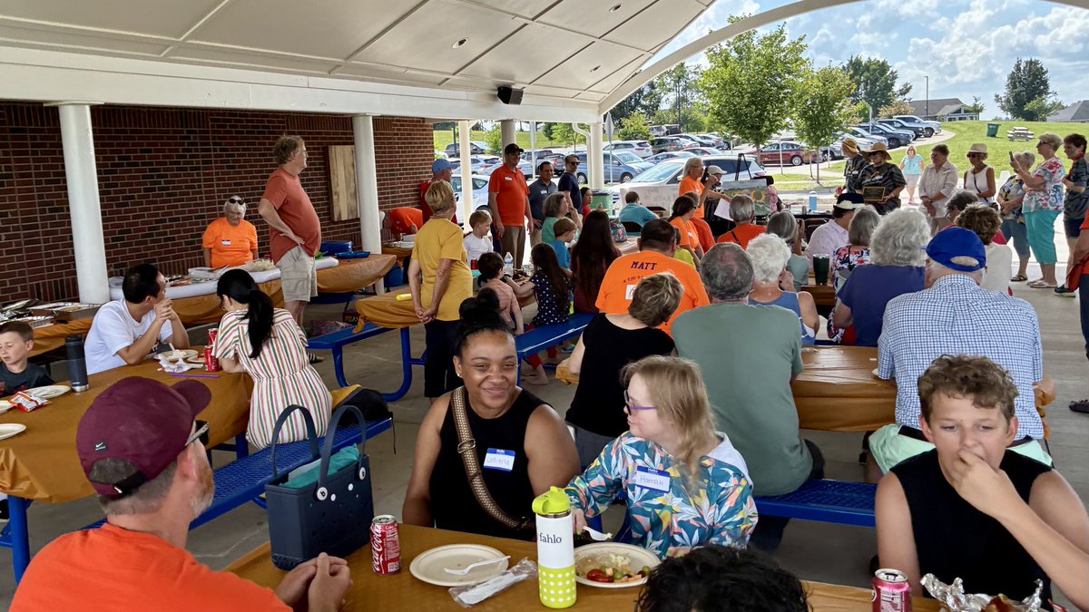 DRSuetterlein's tweet image. Great fun and fellowship at the The Arc of New River Valley Picnic today!