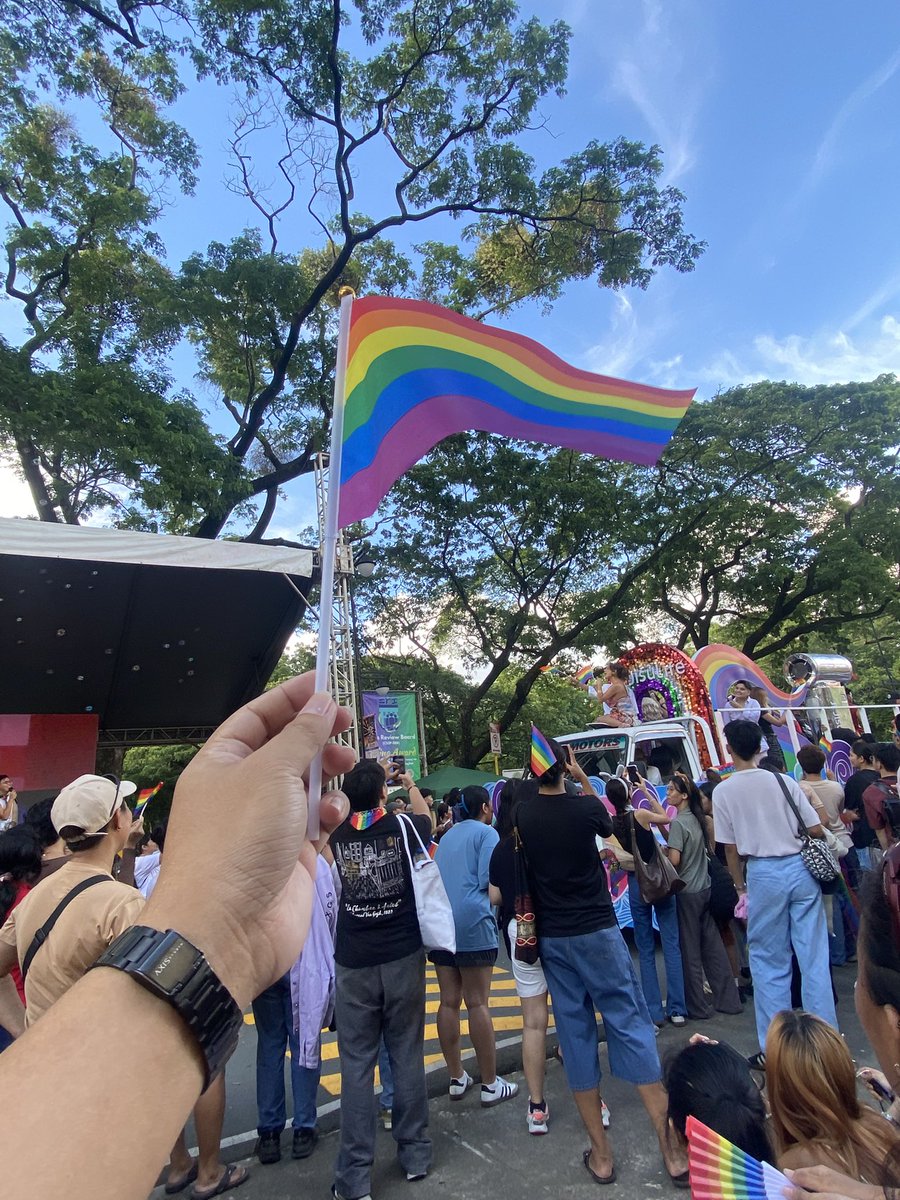 MercsBtt's tweet photo. Happy pride 🌈 https://t.co/Gf7kypQVSY