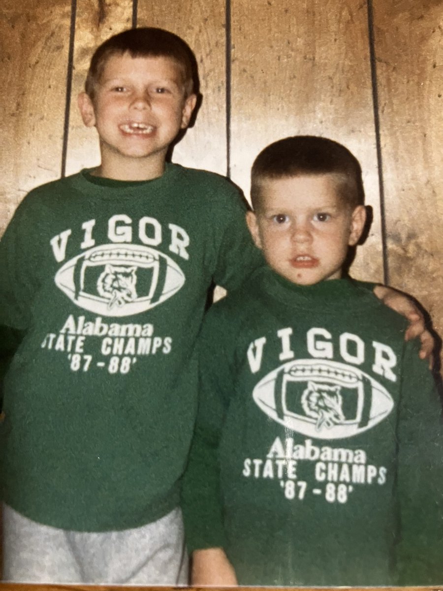 Brent Dearmon (@brentdearmon) on Twitter photo I owe so much in life to my upbringing.
God blessed me with an amazing family.
And <a href="/vigorhighschool/">Vigor High School</a> shaped me as a player and man.
🎶”Baddest Men in the morning” 🎶
2️⃣5️⃣1️⃣ MADE
<a href="/MoBeLusa/">MōBēL! USA</a> I owe so much in life to my upbringing.
God blessed me with an amazing family.
And <a href="/vigorhighschool/">Vigor High School</a> shaped me as a player and man.
🎶”Baddest Men in the morning” 🎶
2️⃣5️⃣1️⃣ MADE
<a href="/MoBeLusa/">MōBēL! USA</a>