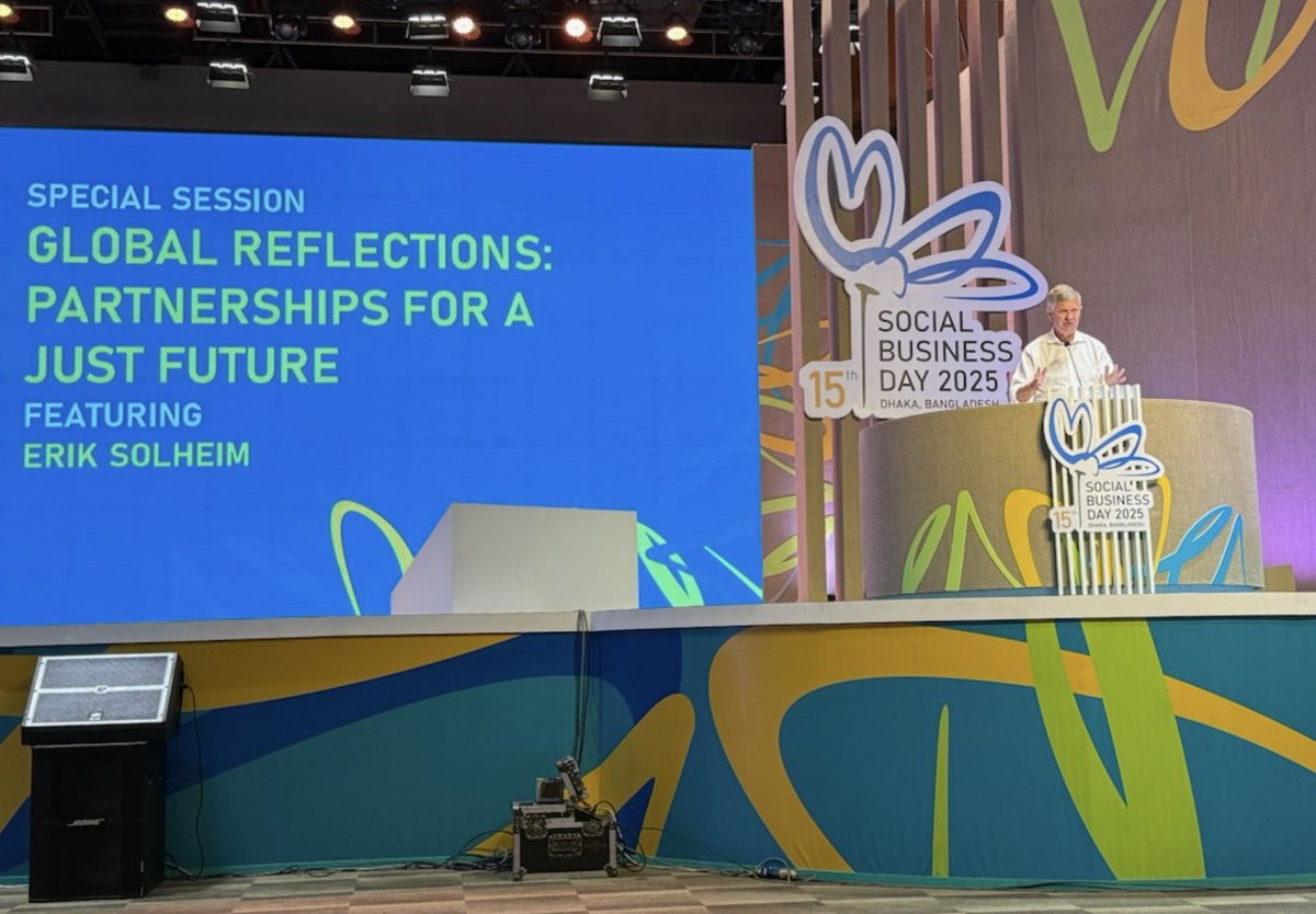 ErikSolheim's tweet image. Let’s create business which serves the people - social business!
I am in Bangladesh 🇧🇩 - the homeland of social business. It is wonderful to speak at Yunus Social Business summit in Dhaka.
Business was invented to solve problems for people. But at some point we deviated,…